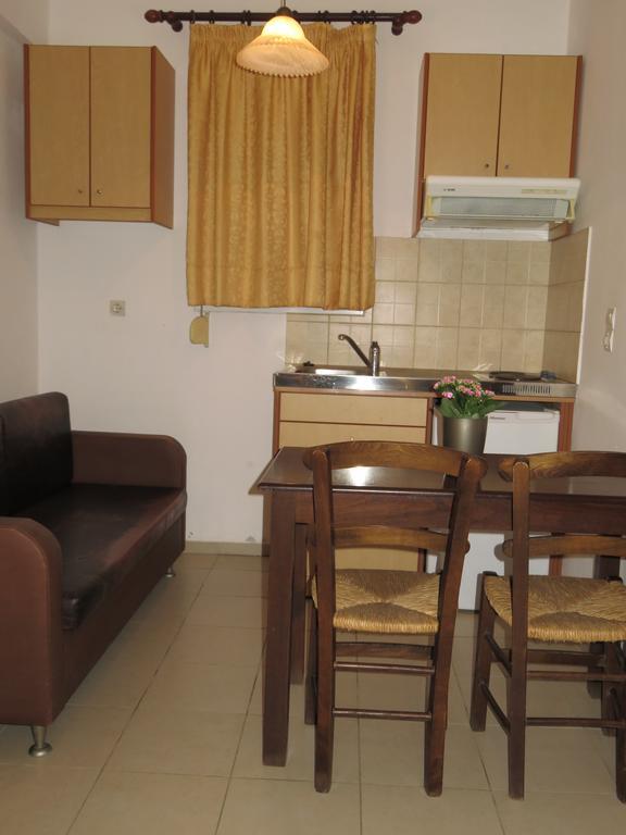 Frosso'S Apartments Kokkini Hani Exterior photo